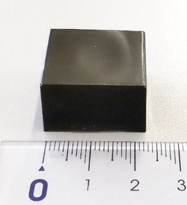 三菱研發(fā)新型無機黑色顏料 紫外光透過率提升逾50%推動油墨技術革新
